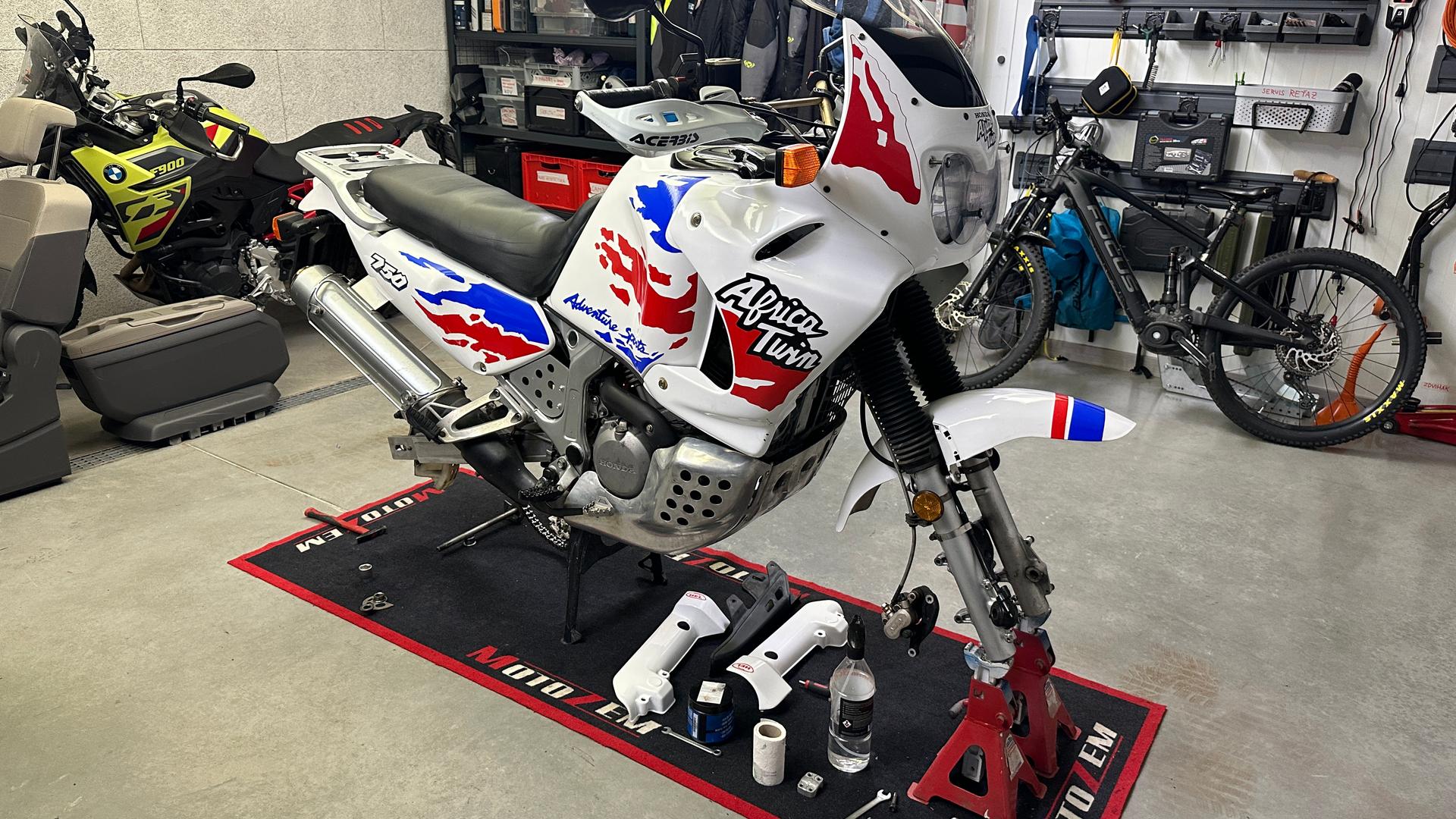 HONDA XRV750 AFRICA TWIN RD07