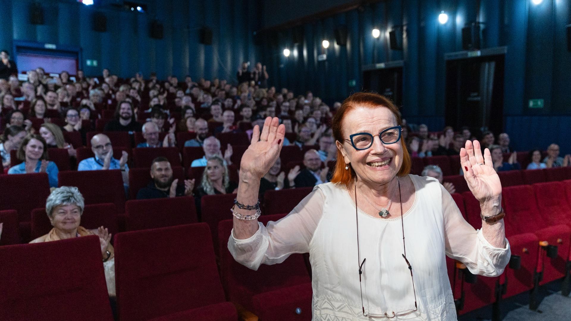 Iva Janžurová