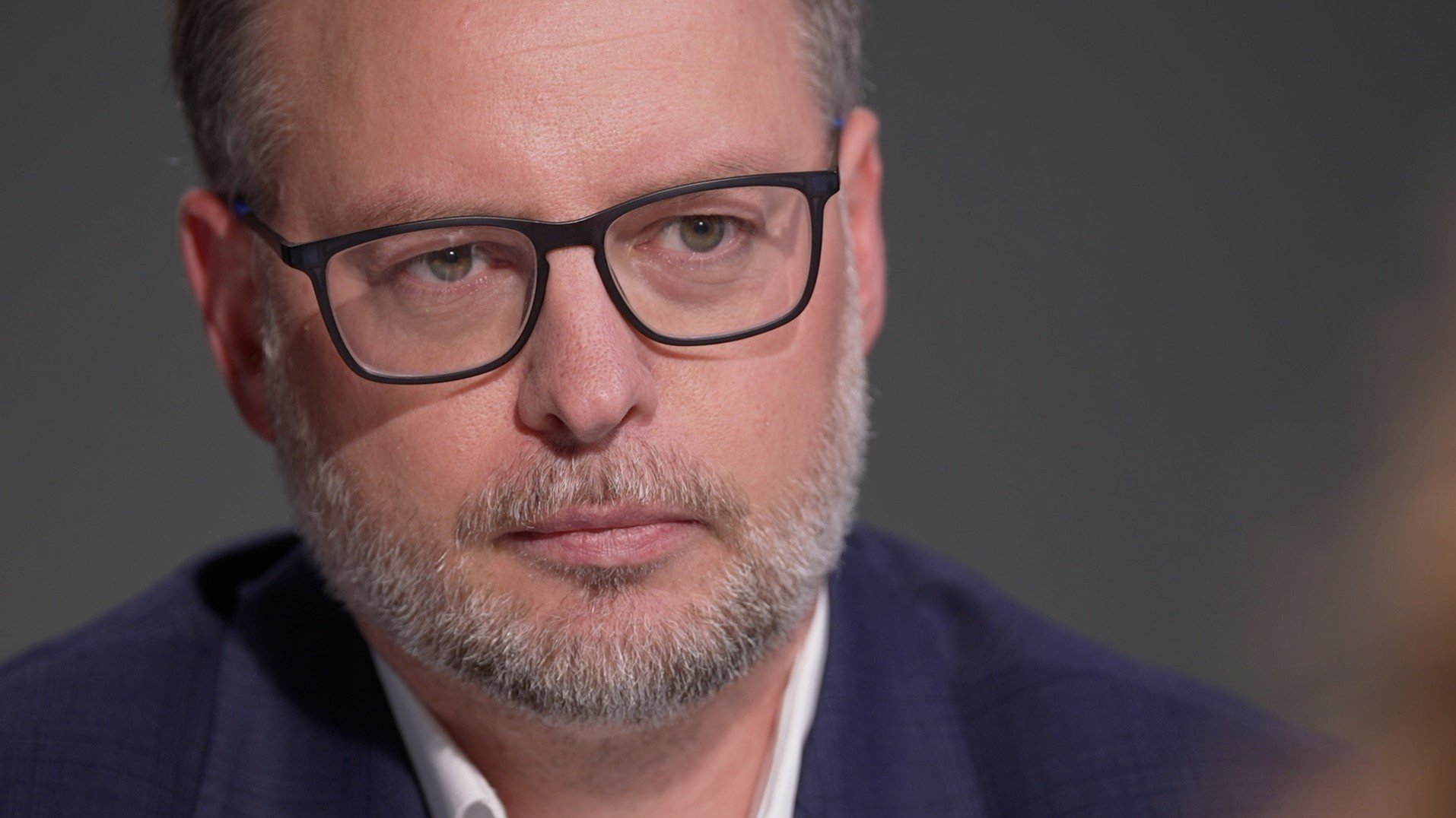 Větrníky rozhodně nemají stát všude, větší podíl obnovitelných zdrojů ale potřebujeme. Infrazvuk zdraví nepoškozuje, říká Sedlák