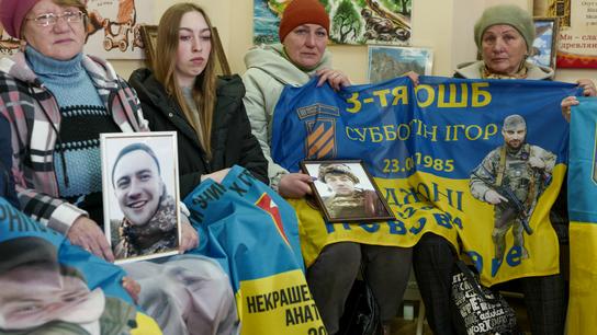 Dokud se nevrátí… Píšou mužům, kteří zmizeli na frontě. Odpověď nepřichází. Nejkrutější tvář války zažívají ty, které doma čekají.