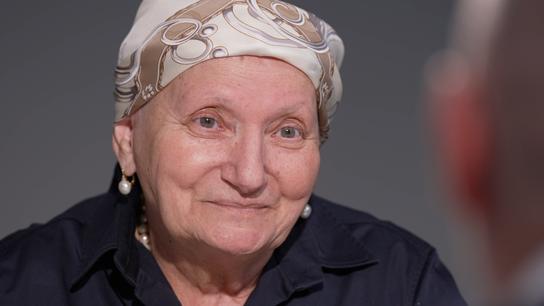 Z Arménie utekla před válkou, v Česku začala od nuly. Dnes šije pro Milán. Peníze klid nekoupí, říká 74letá podnikatelka