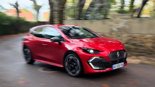 RENAULT Clio 6 E-Tech 160