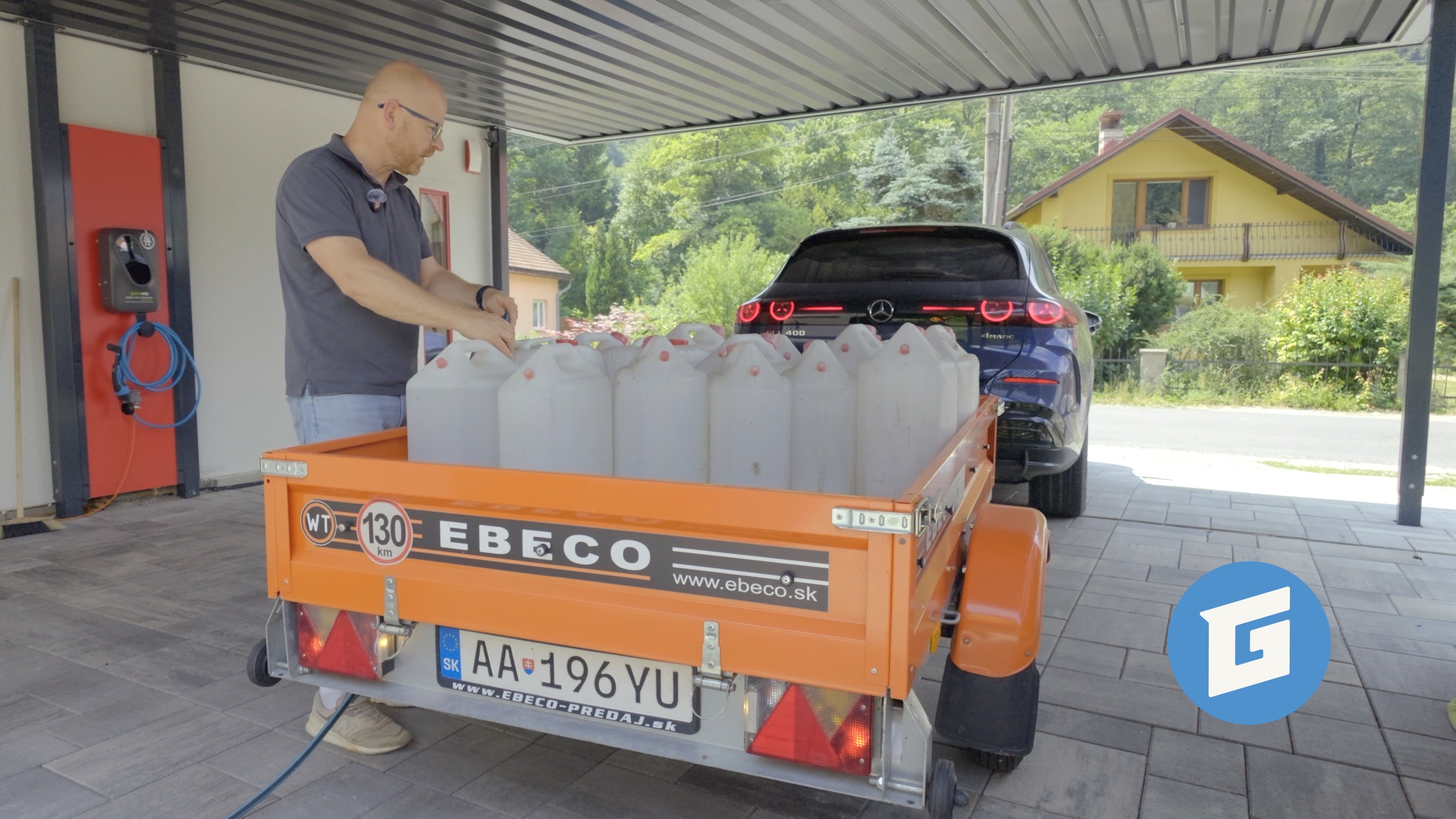 Koľko ubrzdí GLC dole kopcom rekuperáciou? 
