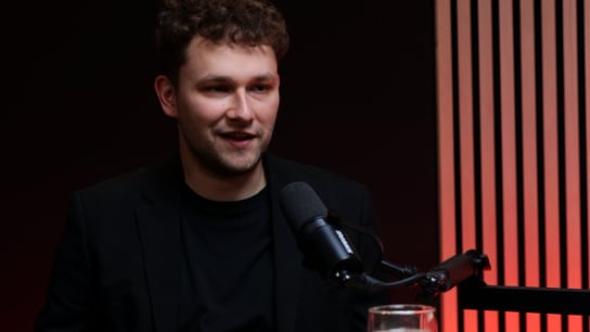 OLIVER ADÁMEK: Pád Orbána 