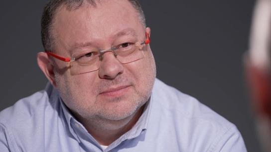 Chlad měl obrovské štěstí, že přežil devadesátky. Po seznámení s Krejčířem byl blízko k tomu, aby dopadl špatně, říká Kmenta