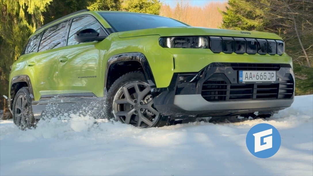 Jeep Compass - e-hybrid vs. full electric v trakcií prednej nápravy 