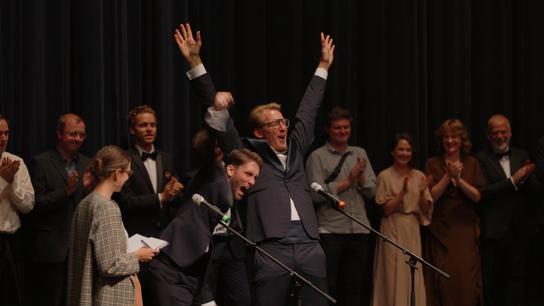 Den 4 – čtyři premiéry, očekávané české filmy Bod obnovy a Hadí plyn, koncert Tata Bojs