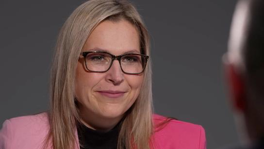 Ženy za volantem dokážou zválcovat muže. Řidiči nenávidí autoškoly, jsou nebezpečné situace, při kterých vám nebije srdce, říká Vojtová