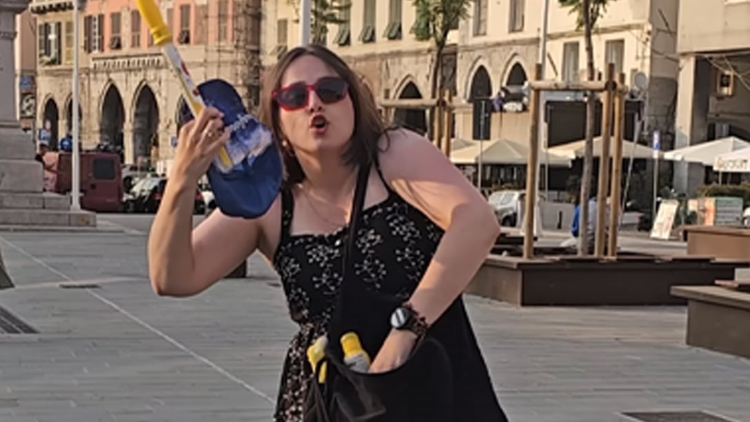 MAMA panikuje, TATA demoluje 🦵🏼🚪🦹🏼 #śmieszne #rodzinka #suchary