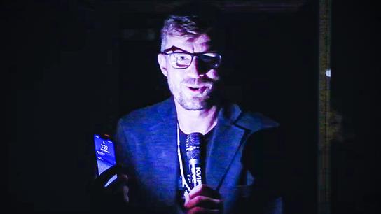 Co se ukrývá pod červeným kobercem?