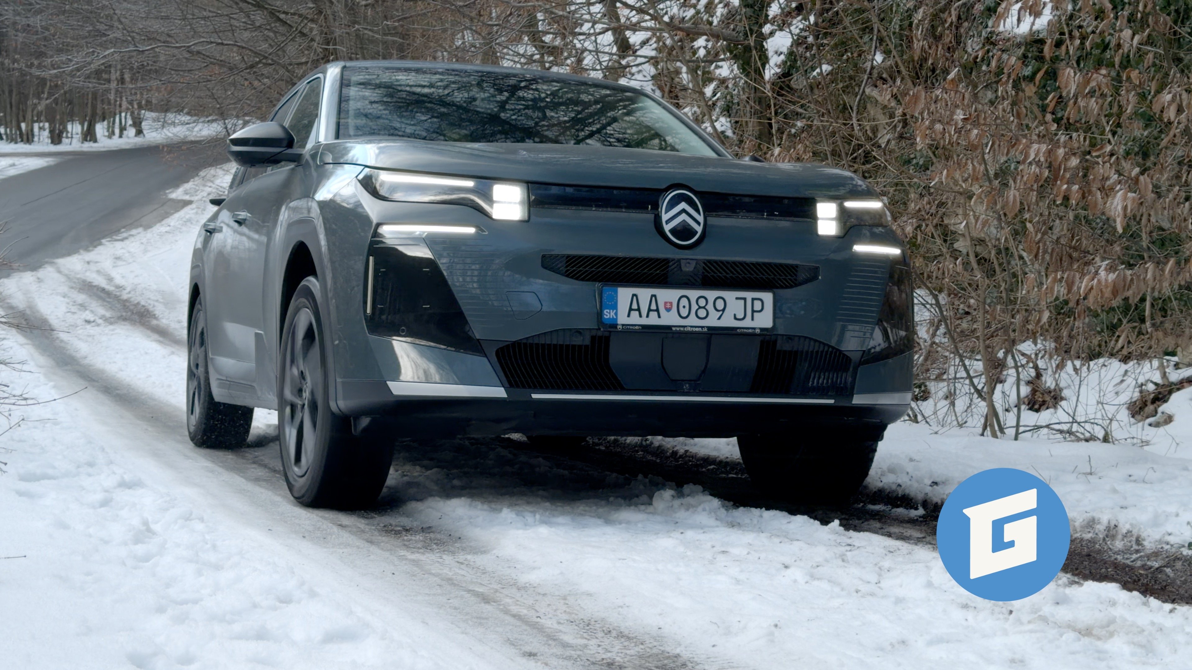 Hry s fyzikou. Ako Citroën C5 Aircross bojoval na klzkých cestách s kilami navyše 