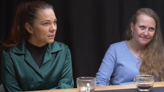 MICHAELA NOSKOVÁ & VERONIKA MANCLOVÁ: Alkohol, drogy, vězení, dítě, drogy, vězení