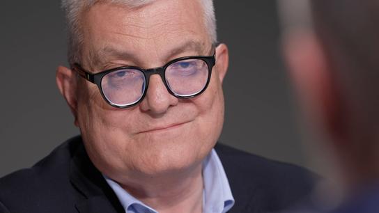 VOLBY | Kdybych žil v Německu, vstoupil bych do AfD. Probíhá tu experiment, jak Prahu co nejvíce zneprůjezdnit, říká lídr SPD