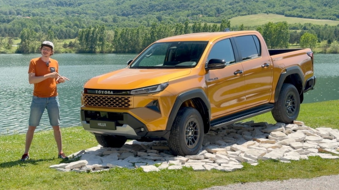 TOYOTA Hilux 9 gen - 2.8 Hybrid 48V vs. elektrická BEV