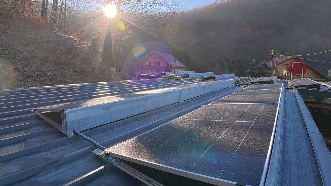 Upgrade roka 2025 v GARÁŽ.TV. Máme fotovoltiku