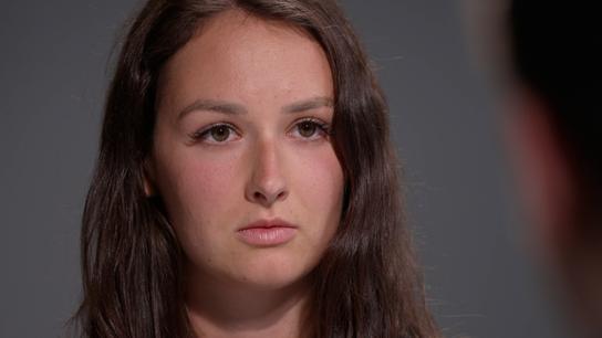 Zákaz mobilů? Dospělí by měli začít u sebe. Vidím maminky, které jsou na telefonu neustále. Děti to kopírují, říká Kapounková