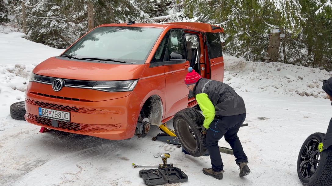 Čínske celoročky na snehu + reťaze na T7...