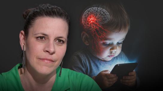 Mobily a tablety jsou droga, děti do tří let by k nim vůbec neměly mít přístup. Ovlivňují vývoj mozku i jazyka, říká logopedka