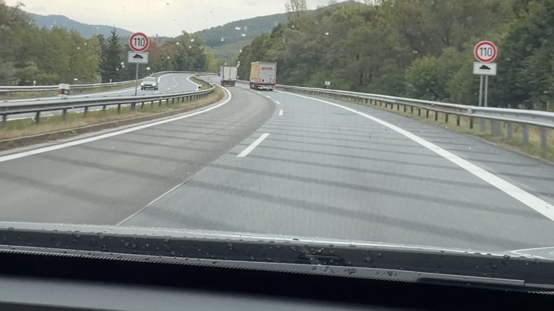 #43 Rýchlosť 110 km/h je tam na daždi oprávnene