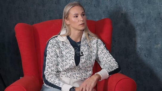 UŠÁK 345 - Amálie Švábíková, tyčkařka, bývalá snowboardistka.