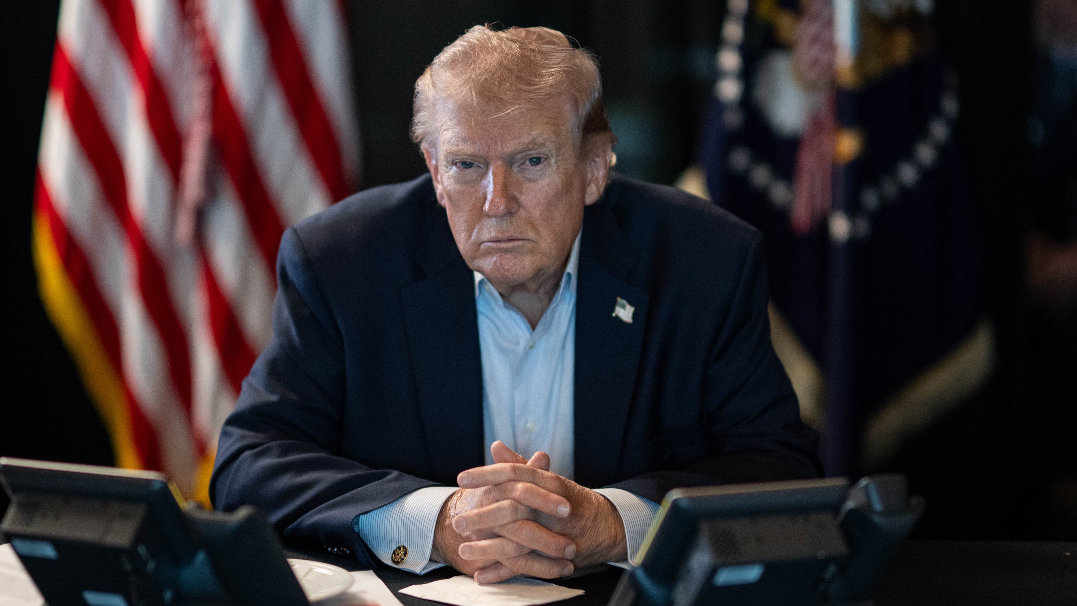 Trump ztrácí kontrolu sám nad sebou. Jeho výhrůžky byly úletem, který se mu vymstí. Američané Írán podcenili, říká Šedivý