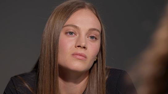 Oběť šmírování z fotbalové šatny: Trenér dal kameru do kopačky i do krabice, na každou z nás měl složku. To, co dostal, není trest