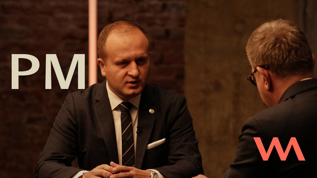 "Čína u nás pokračuje ve špionáži, stát má být s čínskými technologiemi opatrný." Šéf NÚKIB Lukáš Kintr