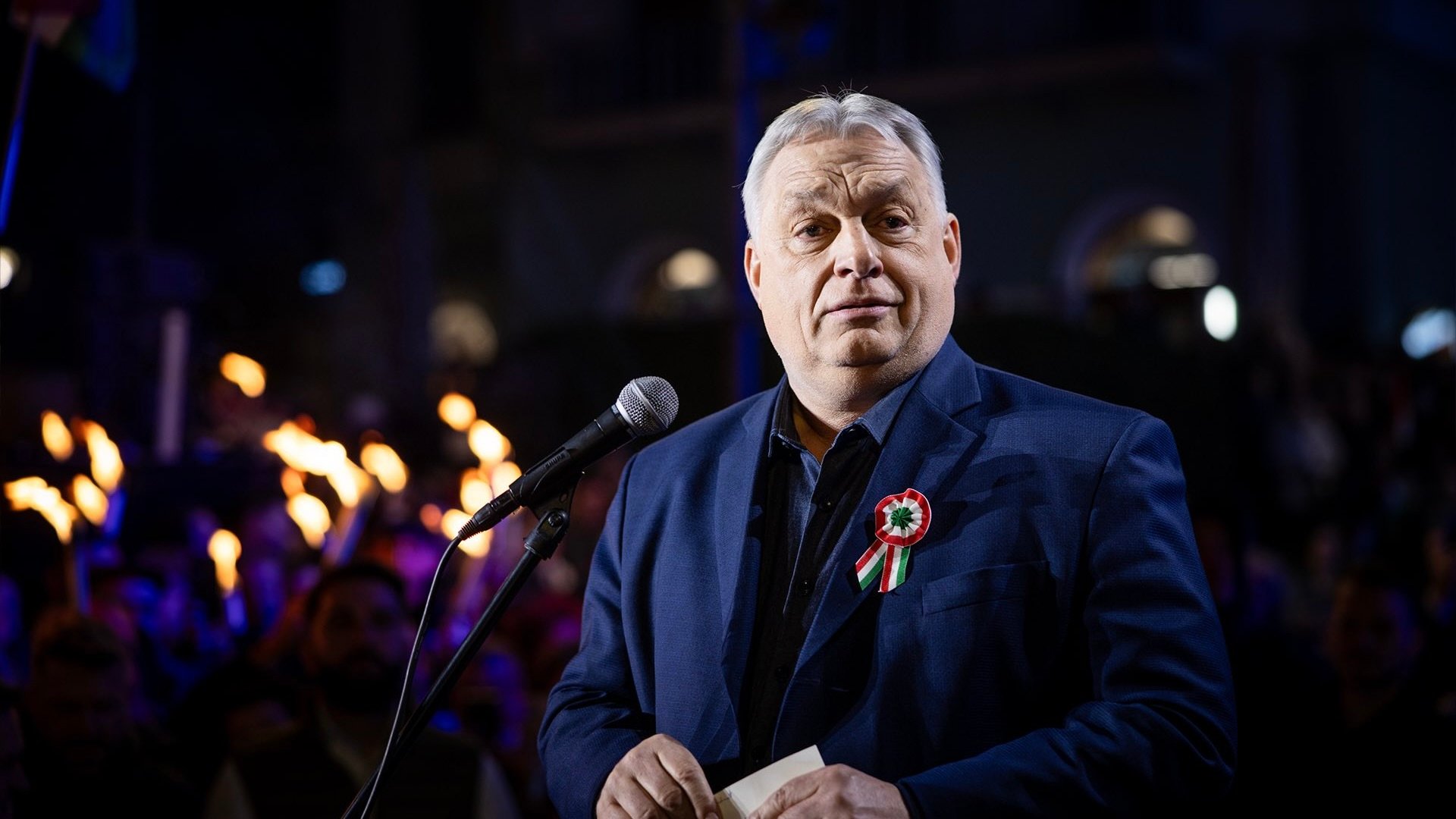 Volby v Maďarsku nejsou férové, systém je šitý na míru Orbánovi. Přesto může prohrát. Opozice slibuje revoluci, říká Adámek