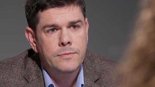 Plešatění může člověka rozdrtit. Nový lék posune tenhle boj úplně jinam, ale Turci kvůli němu nezavřou, říká Rossbach